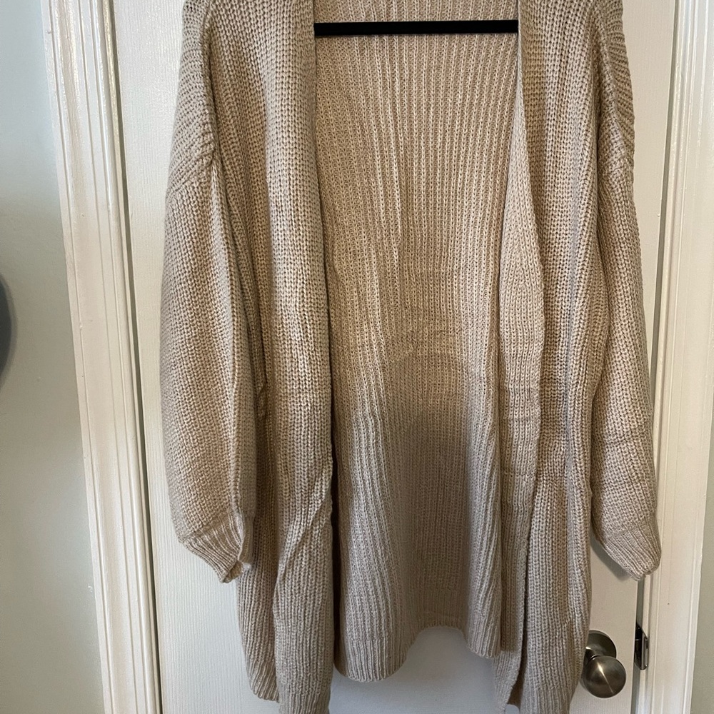 Loose cardigan, new with no tags